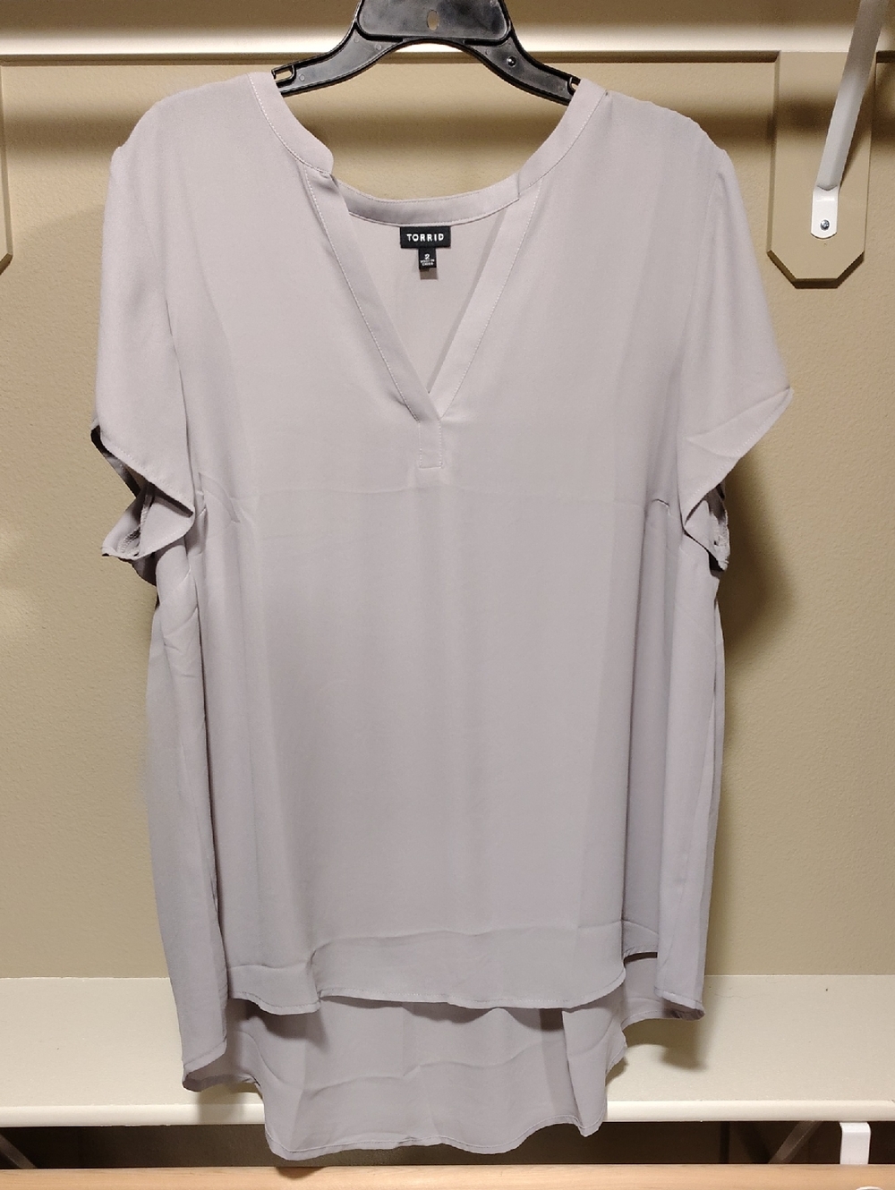 torrid Light Gray V-Neck Short Sleeve Tunic